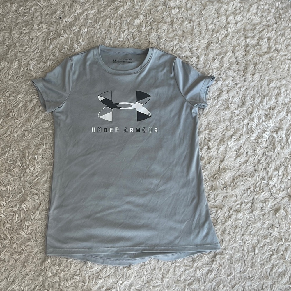 Girls YLG under armor shirt